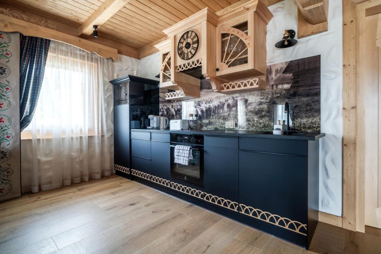 Boska Osada Villa ชาร์นาโกรา ภายนอก รูปภาพ